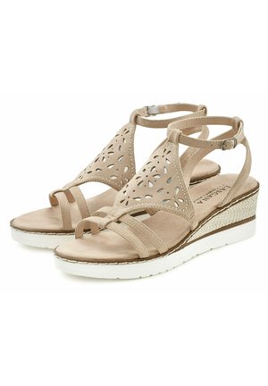 Sandály na klínu - beige