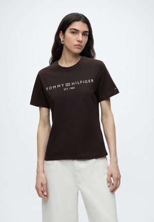 Tommy Hilfiger, REG CORP LOGO  - T-Shirt print - chocolate