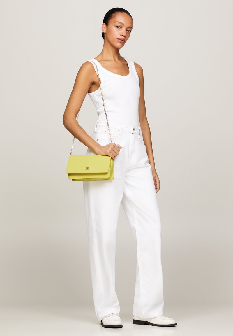 Tommy Hilfiger REFINED  - Borsa a tracolla - giallo