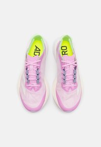adidas Performance ADIZERO BOSTON 12 - Tenisice za cestovno trčanje - bliss lilac/metallic/semi green spark