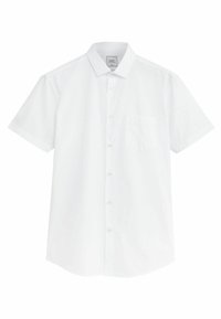 Camisa blanca de manga corta hecha de algodón, con cuello abotonado, un bolsillo en el pecho y diseño de dobladillo recto.
