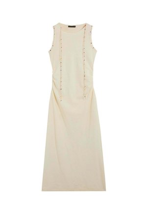 Vestido midi beige sin mangas con escote redondo y dos hileras verticales de cuentas multicolores colgando en el frente.