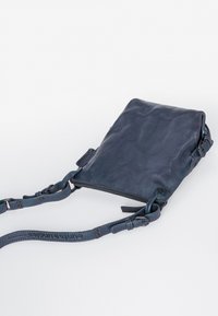 Aunts & Uncles MRS CHOCOLATE COOKIE - Umhängetasche - insignia blue