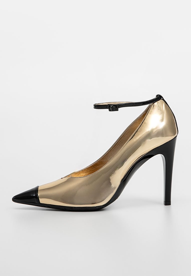 Jimmy Choo Hoge hakken goudkleurig Jimmy Choo Hoge hakken goudkleurig