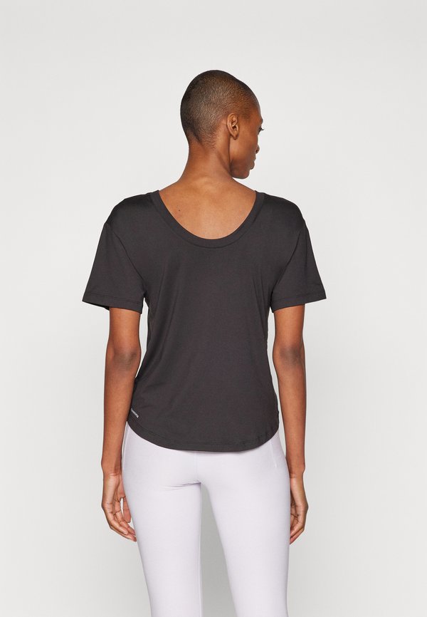 MOVE REGULAR LENGTH - Sports T-shirt2