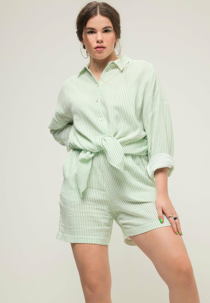 Studio Untold - STREIFEN ELASTIKBUND - Shorts - light green, Vergrößern