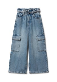 Pantalones cargo de mezclilla de tiro ancho en azul claro. Cuentan con dos grandes bolsillos laterales y una cinturilla elástica con trabillas.