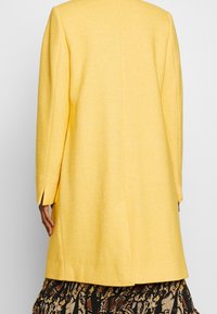 Esprit Klassisk frakke - yellow