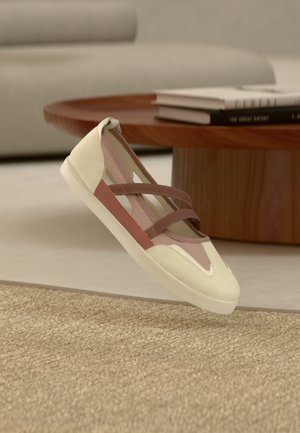 Bokapántos balerina cipők - light pink/white