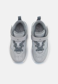 Jordan JORDAN STAY LOYAL 3 UNISEX - Sneakers basse - wolf grey/cool grey/white