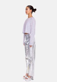 Glamorous LOOSE FIT - Bluse - lilac iridescent sequin