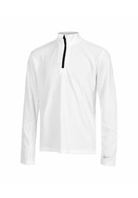Chemise blanche à manches longues avec col zippé quart, fabriquée en matériau léger, avec une fermeture éclair noire et un logo gris subtil sur le bas de la manche droite.