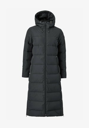 Lang, sort pufjakke med hætte, der har en frontlynlås, elastiske detaljer og syede sektioner til isolering. Tekstureret, vandafvisende stof.