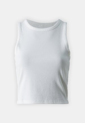 Biała, prążkowana koszulka na ramiączkach z okrągłym dekoltem i bez rękawów, z prostym dołem i gładką, elastyczną teksturą.