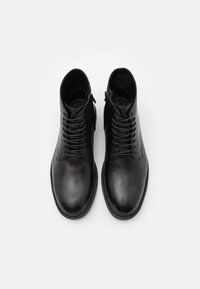 Vagabond ALEX - Botins de atacadores - black