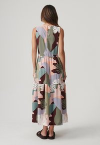ST MRLO REMI TIERED - Dnevna haljina - natural geo print