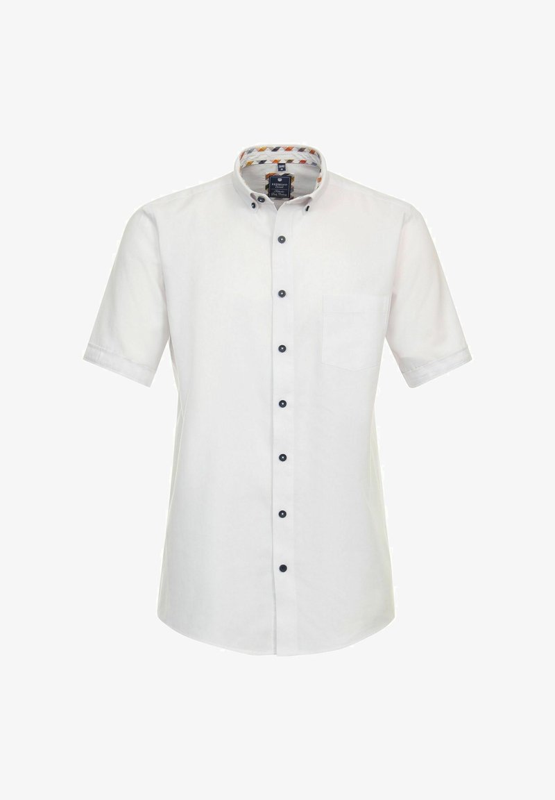 Weißes Kurzarmhemd mit Button-Down-Kragen, marineblauen Knöpfen und einem gemusterten Futter im Kragen. Verfügt über eine Brusttasche.