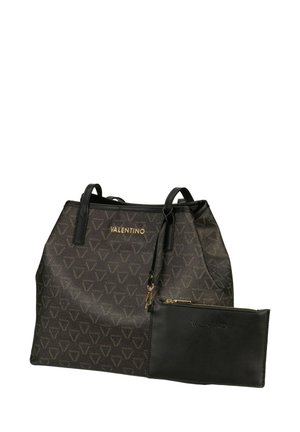 Dunkelbraune Valentino Tote-Bag mit schwarzen Griffen und Logo-Muster, kombiniert mit einem kleinen schwarzen Valentino Reißverschluss-Etui.