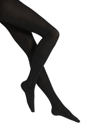 Schwarze, blickdichte Strumpfhosen mit glatter Textur, figurbetontem Design und verstärkter Zehenpartie, die einen nahtlosen Look von der Taille bis zum Fuß präsentieren.