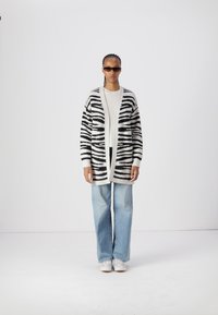 JDY LORRAINE ANIMAL  - Kardigán - cement