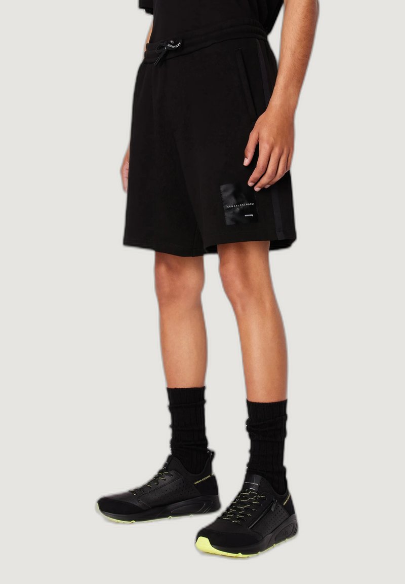 Armani Exchange Shorts zwart