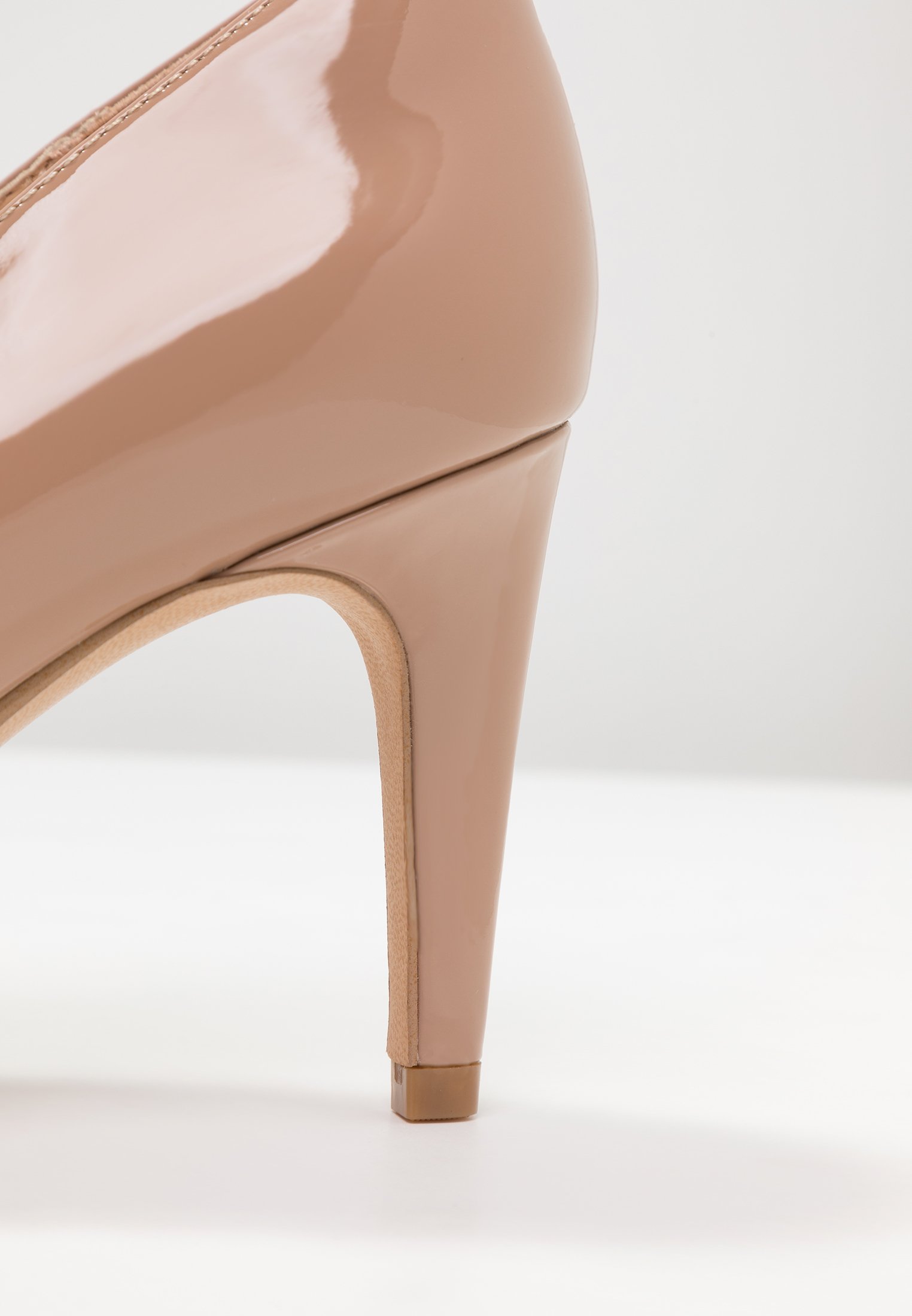 clarks nude heels