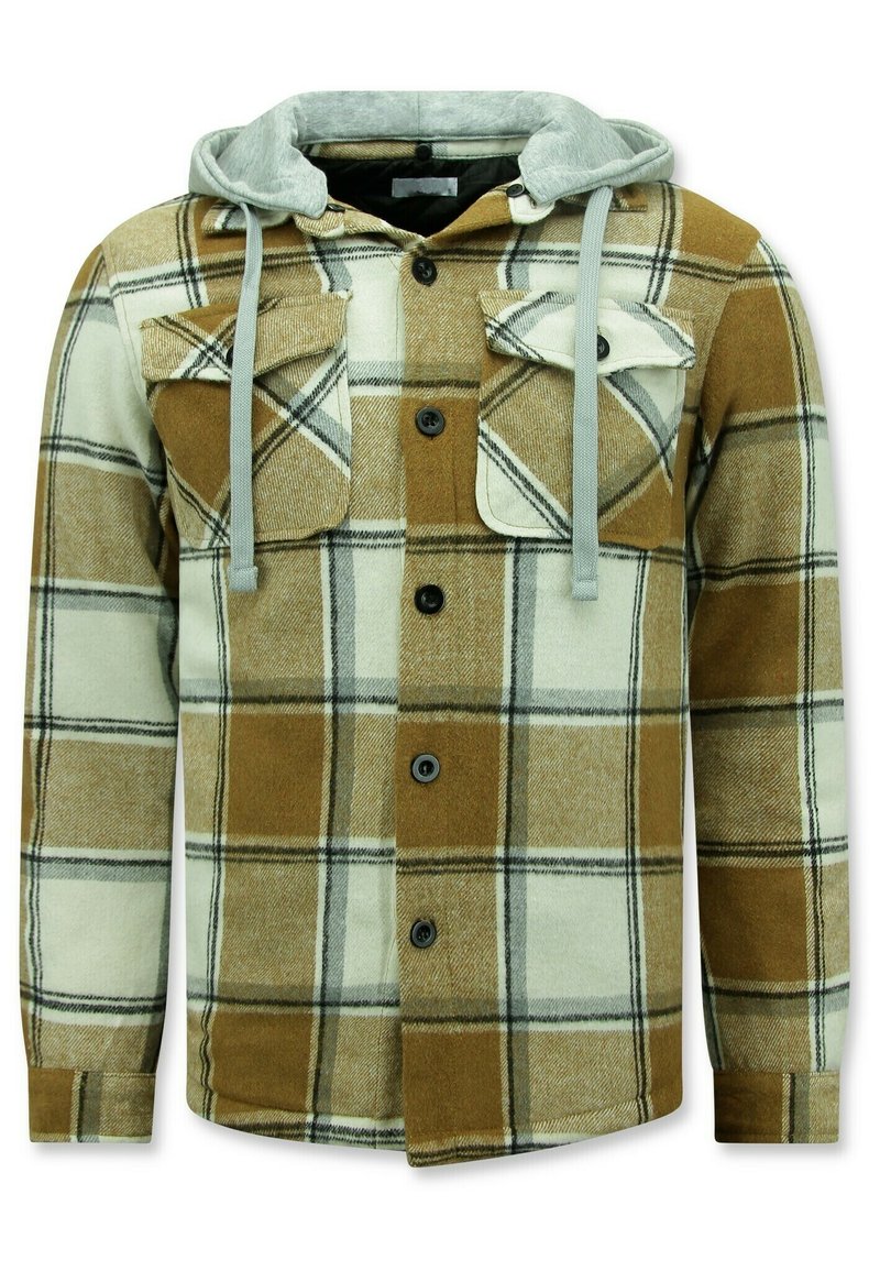 Bruine en beige geruite flanellen shirt met een grijze hoodie, twee borstzakken en knoopsluiting, met een zachte textuur en contrasterende patronen.
