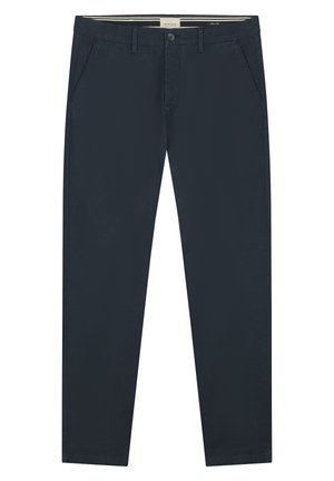 Chino bleu marine en coton léger. Possède des poches avant, une fermeture à bouton et une texture lisse avec une coupe ajustée.