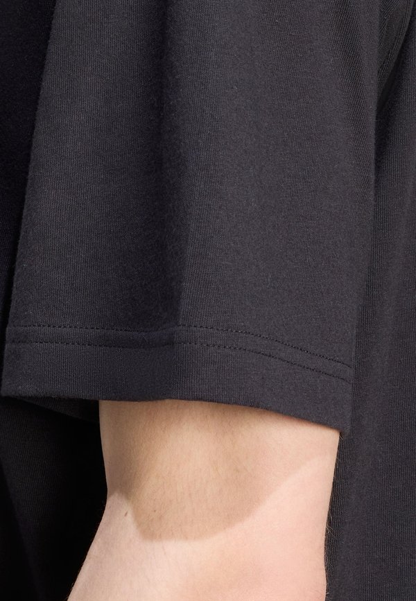 AMG PETRONAS NAS FORMULA ONE TEAM GEORGE RUSSELL TEE - Print T-shirt2