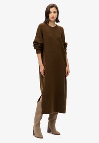 Superdry & Co SLOUCH MIDI - Gebreide jurk - dark brown twist
