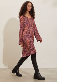 Odd Molly ROSEMARY - Freizeitkleid - dazzling pink