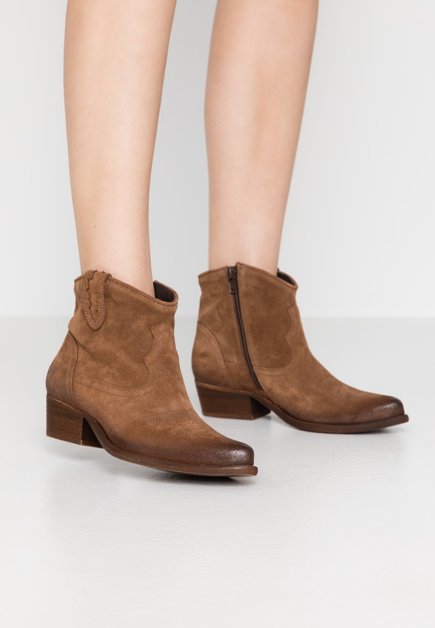 Felmini Wide Fit WEST - Botines camperos - tan/marrón - Zalando.es