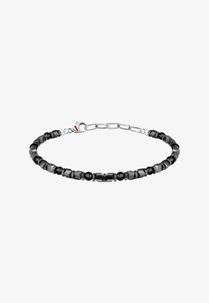 Bracciale in perline nere e grigie con motivi geometrici, accenti metallici e una catena argentata con chiusura a gancio.