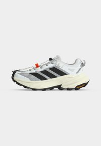 Non selezionato, cloud white core black semi impact orange