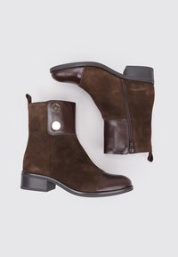 Sandra Fontán BOLIVIA - Classic ankle boots - brown