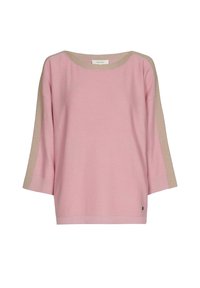 Lichtroze gebreide trui met een wijde halslijn, driekwartmouwen en beige accenten aan de zijkanten. Label zichtbaar bij de halslijn.