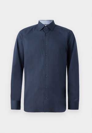 Marineblauwe lange mouwen shirt van een katoenmix, met een klassieke kraag, volledige knoopsluiting en contrasterende binnenkraagvoering.