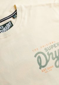 Superdry & Co TAP ROOM  - Camiseta estampada - dusty white