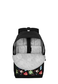 Mochila negra con diseños gráficos coloridos, forro interior plateado, compartimentos acolchados y correas ajustables. Diseño de solapa cerrable.