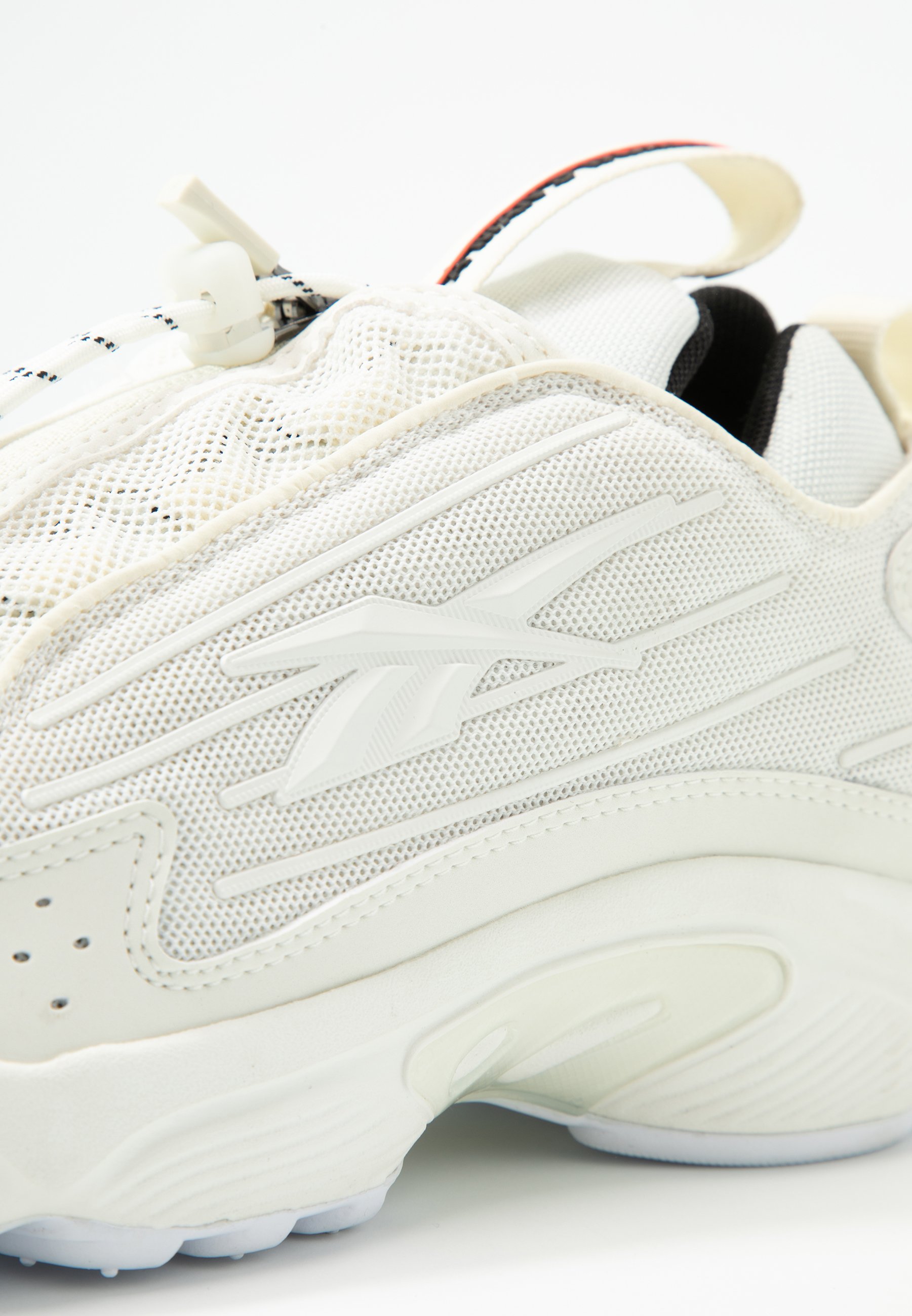 Reebok Classic DMX SERIES 2200 ZIP Joggesko chalkclear Reebok Classic DMX SERIES 2200 ZIP Joggesko chalkclear