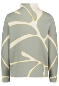 Pull en tricot vert clair avec un motif abstrait crème et jaune. Doté d'un col mi-haut et de manches longues avec une finition texturée.