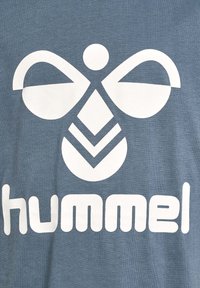 Hummel TRES  S/S - T-shirts print - stormy weather