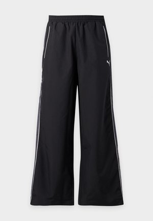 Puma, T7 OVERSIZED WOVEN TRACK PANT - Jogginghose - black