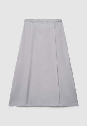 Gonna grigia a linea A realizzata in tessuto strutturato con vita alta, caratterizzata da pieghe frontali e orlo pulito. Nessuna ferramenta o dettagli visibili.