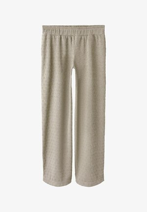 Beżowe spodnie o szerokich nogawkach z teksturowanym wzorem, elastycznym paskiem w talii i miękkim wykończeniem, zaprojektowane z myślą o komforcie i wszechstronności.