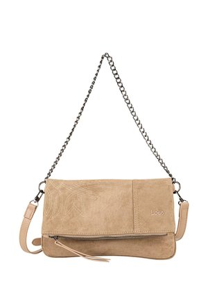 Bolso de mano beige de ante con bordado floral, bolsillo con un solo cierre, correa de cadena desmontable y detalles en cuero suave.