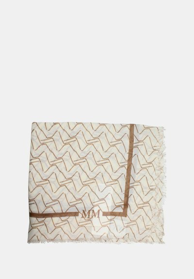 Sciarpa beige chiaro con motivo a zigzag marrone, bordo marrone, estremità frangiate e monogramma "MM" vicino a un angolo.