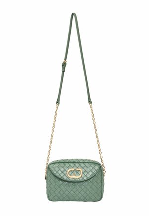 Borsa a tracolla verde trapuntata con tracolla a catena dorata e logo intrecciato dorato sulla patta frontale.