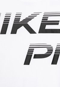 Nike Performance CROP - T-skjorte til trening - white