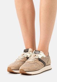 GANT BEVINDA - Sneaker low - mud brown